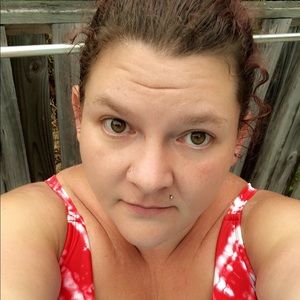 Meet your Posher, Elisa
